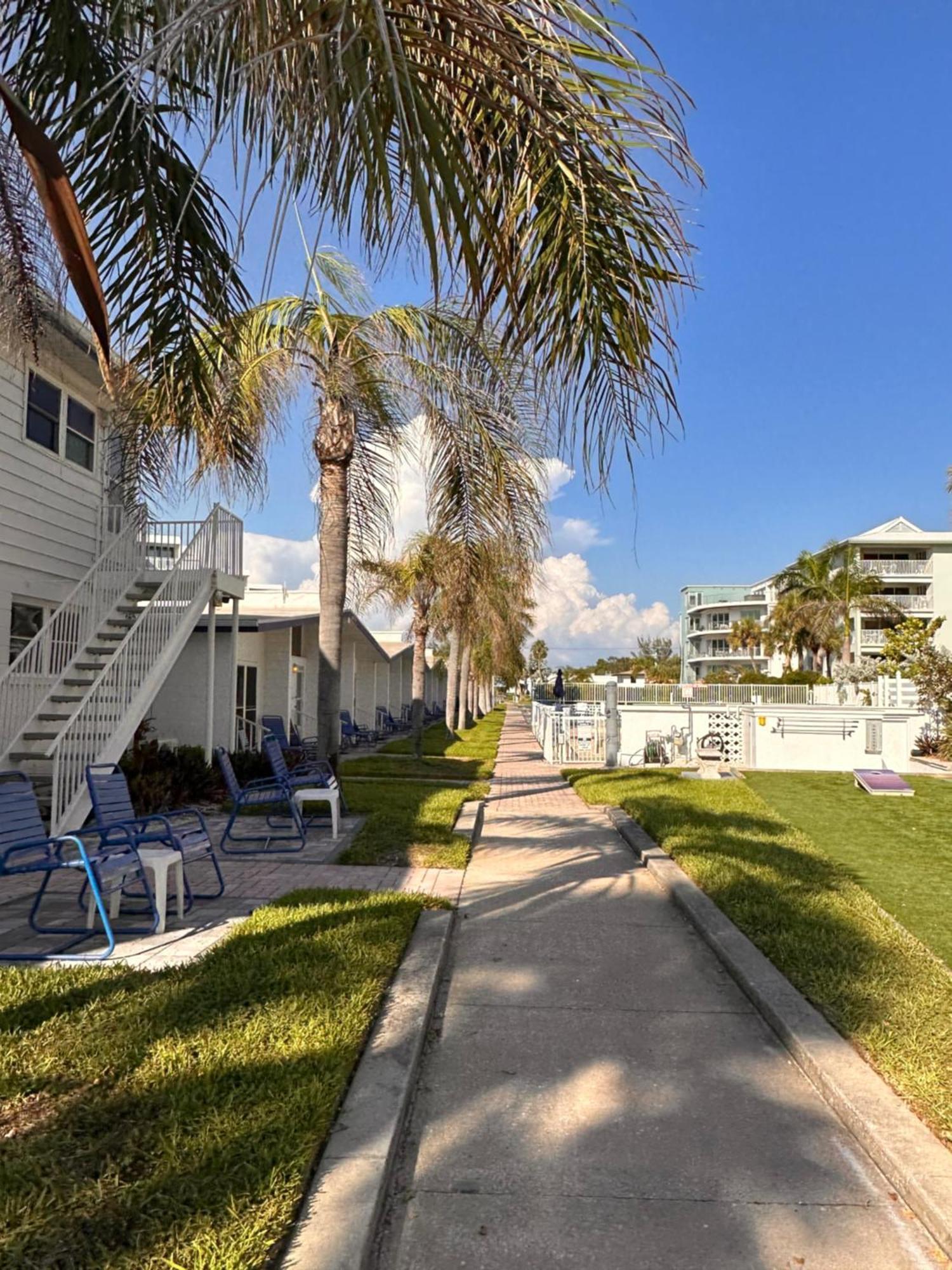 Sea Crest Aparthotel Point O'Rocks Екстериор снимка