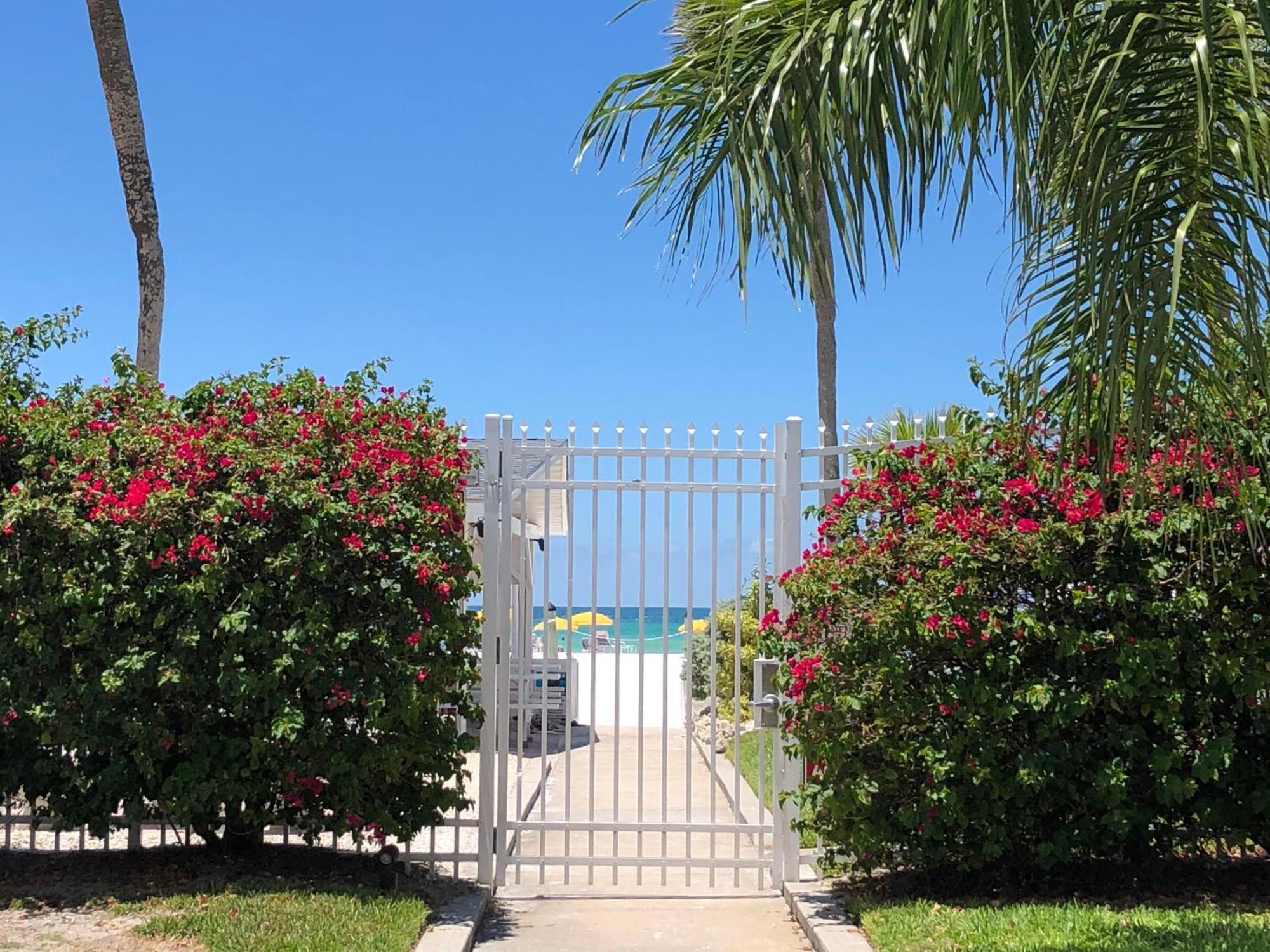 Sea Crest Aparthotel Point O'Rocks Екстериор снимка
