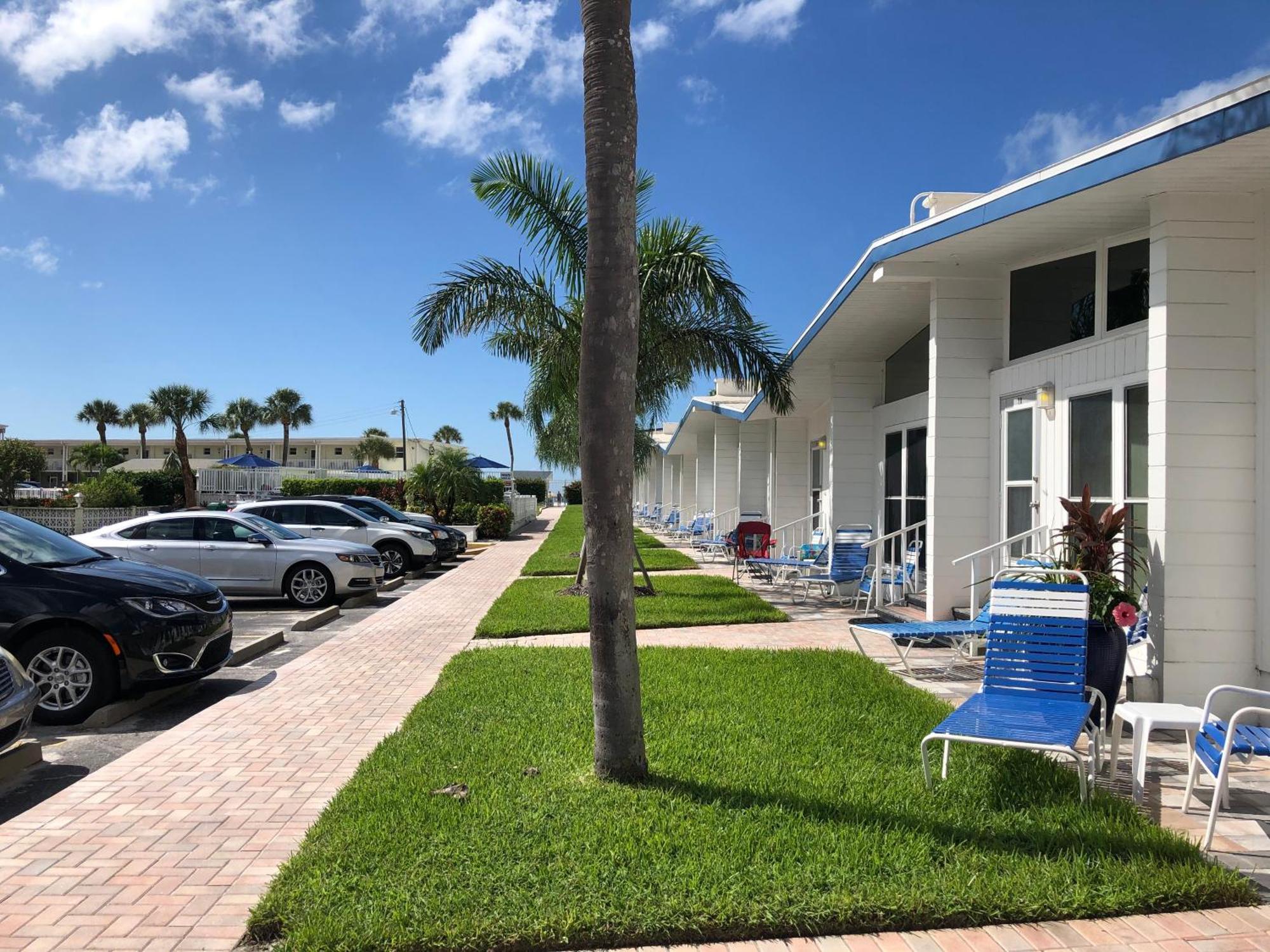 Sea Crest Aparthotel Point O'Rocks Екстериор снимка