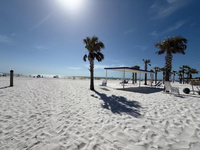 Sea Crest Aparthotel Point O'Rocks Екстериор снимка