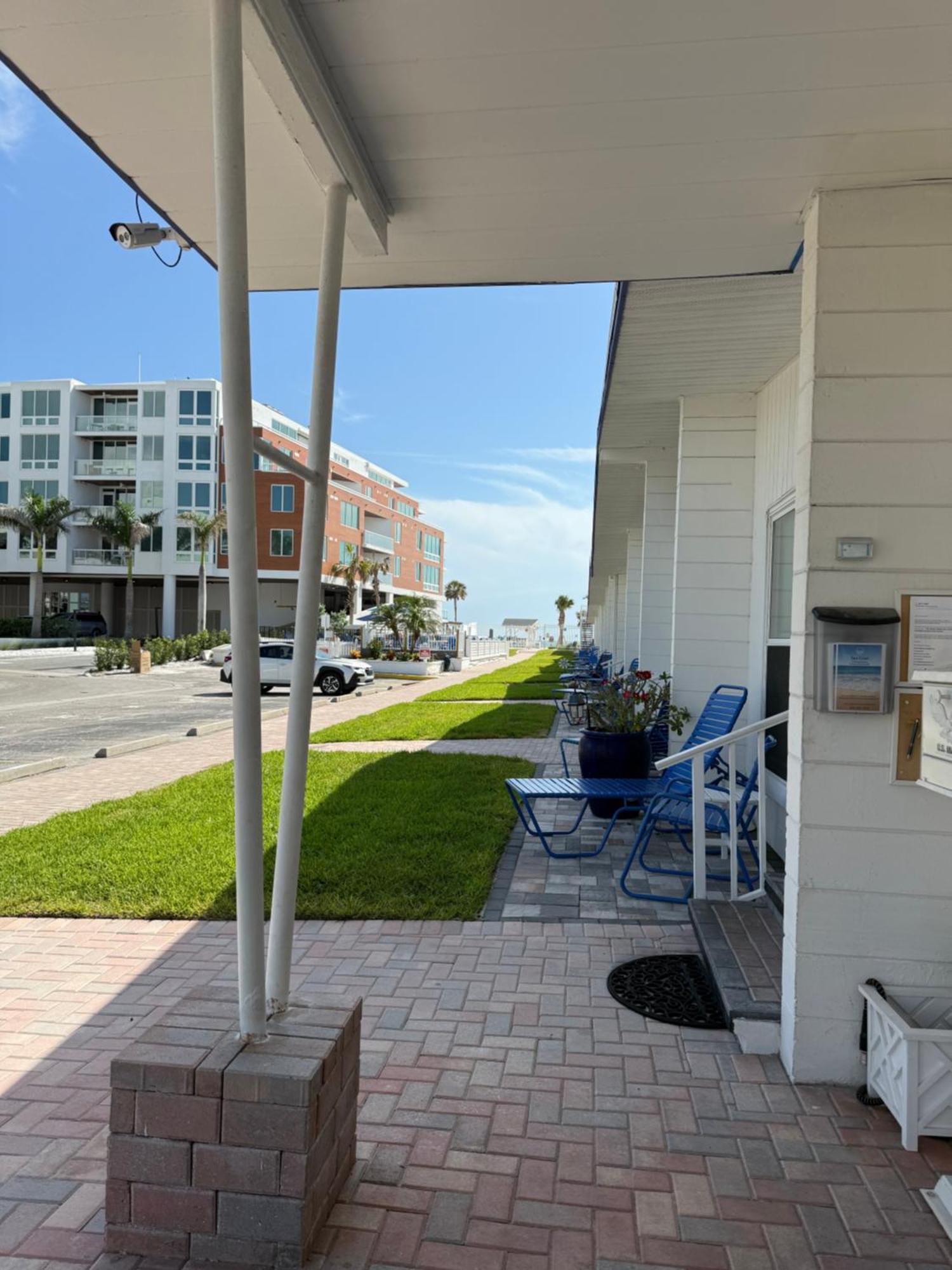 Sea Crest Aparthotel Point O'Rocks Екстериор снимка